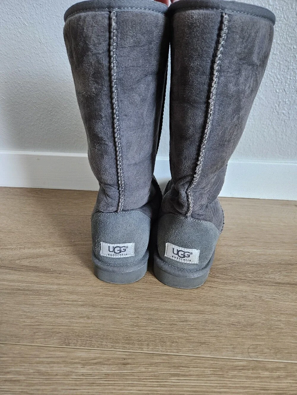 UGG Australia Women's Size 5 real leather and sheepskin Boots